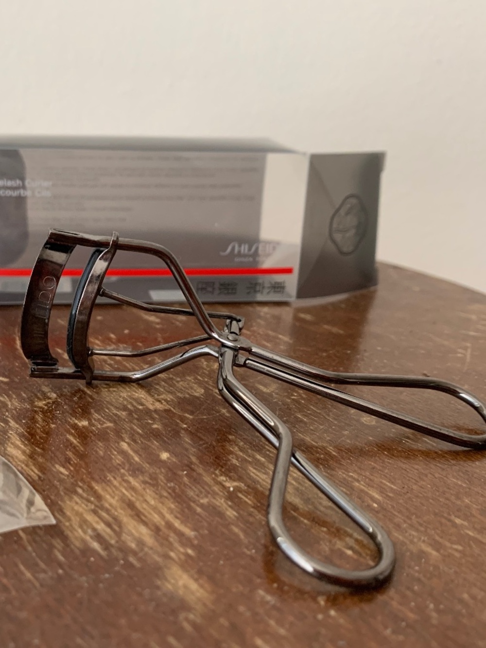 Shiseido eyelash curler new in box